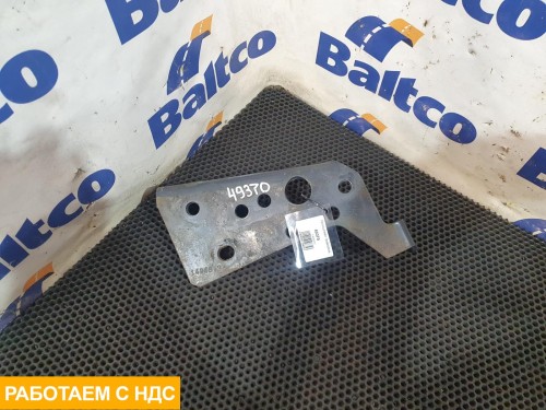 Кронштейн траверсы левый