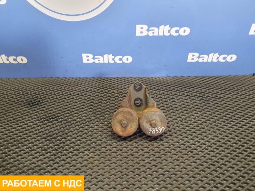 Кронштейн радиатора левый